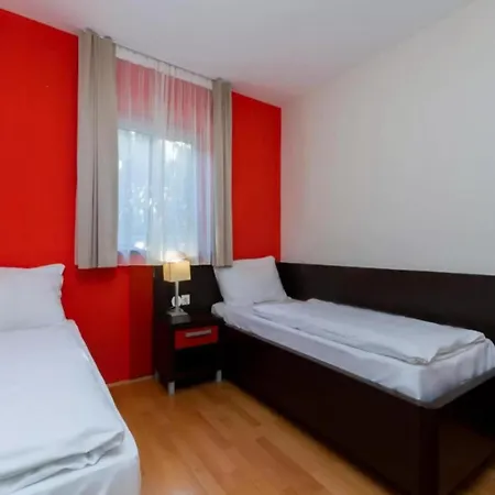 Marina Portoro Family Friendly 3 - Two Bedroom Apartment