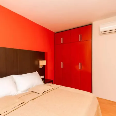 Marina Portoro Family Friendly 3 - Two Bedroom