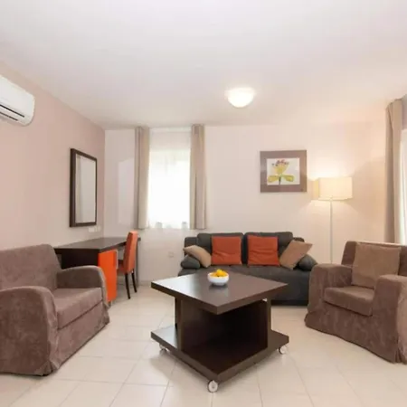 Marina Portoro Family Friendly 3 - Two Bedroom
