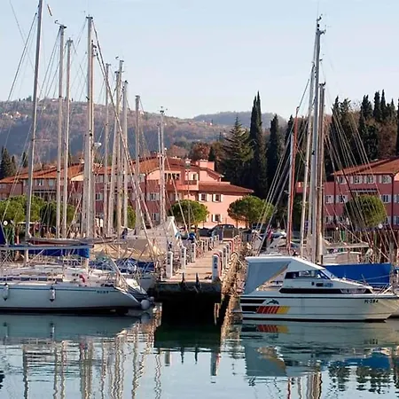 Marina Portoro Family Friendly 3 - Two Bedroom Apartamento