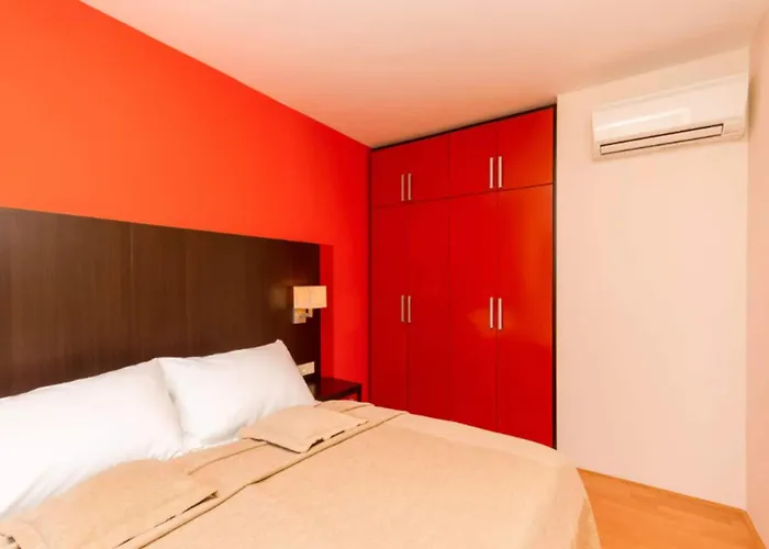 Marina Portoro Family Friendly 3 - Two Bedroom